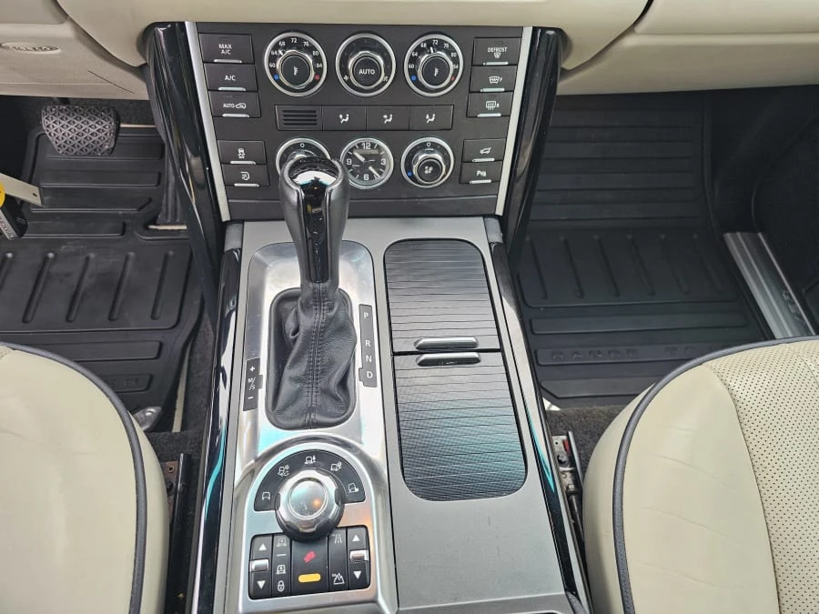 2012 Land Rover Range Rover L322 - Image 14 of 17