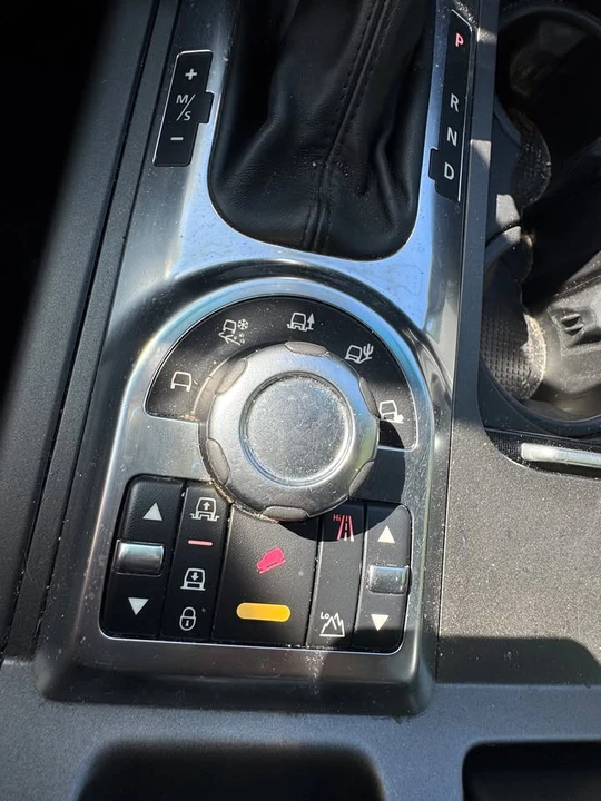 2012 Land Rover Range Rover L322 - Image 14 of 15