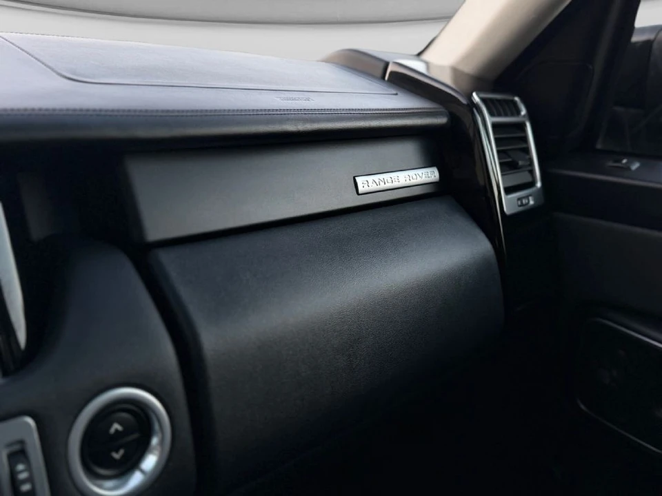 2012 Land Rover Range Rover L322 - Image 16 of 21