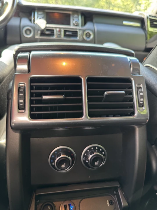 2012 Land Rover Range Rover L322 - Image 15 of 16