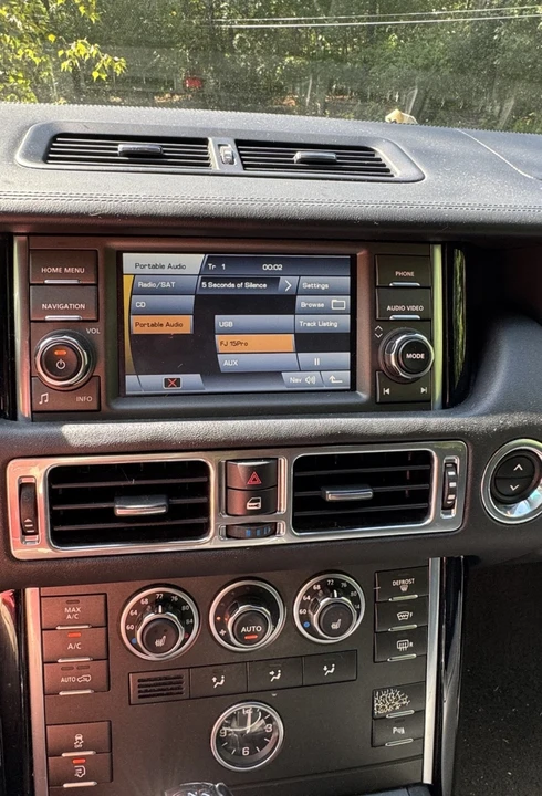 2012 Land Rover Range Rover L322 - Image 12 of 16