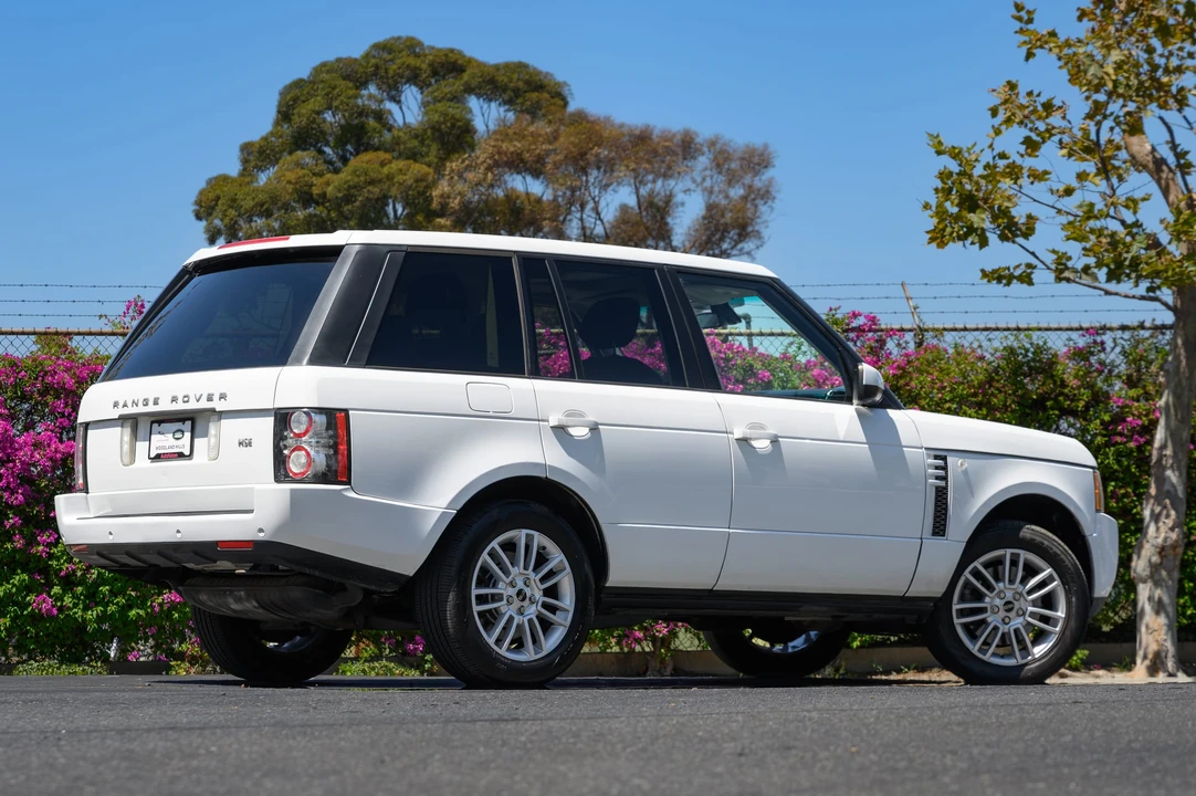 2012 Land Rover Range Rover L322 - Image 11 of 31