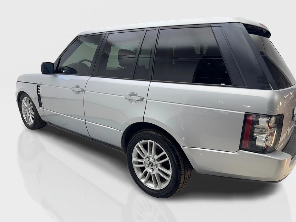 2012 Land Rover Range Rover L322 - Image 14 of 31