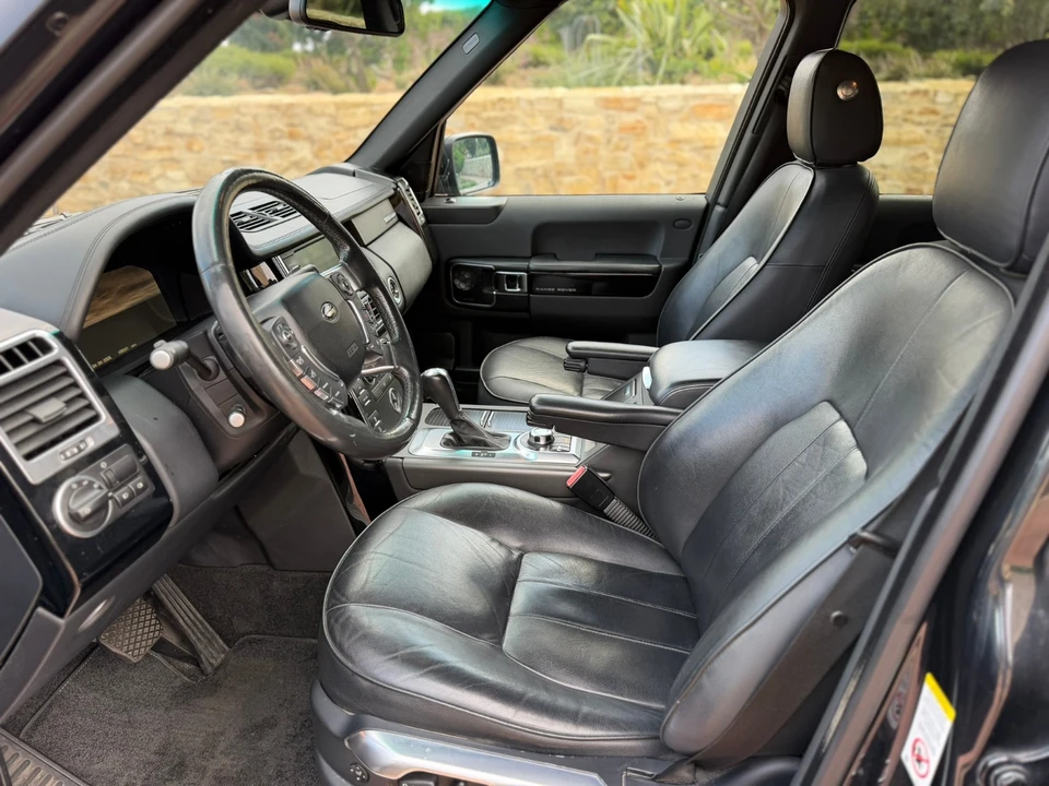 2012 Land Rover Range Rover L322 - Image 10 of 30