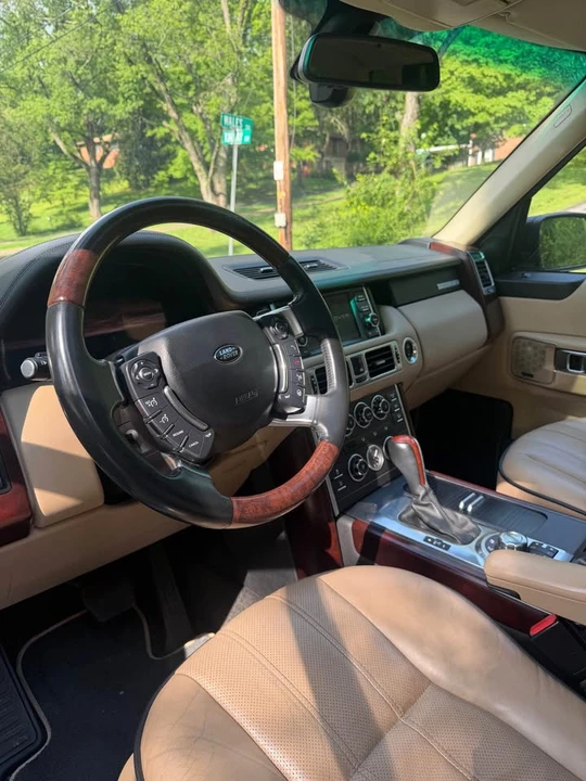 2012 Land Rover Range Rover L322 - Image 9 of 10