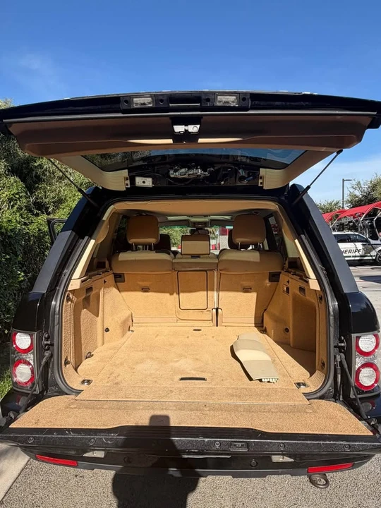 2012 Land Rover Range Rover L322 - Image 11 of 16