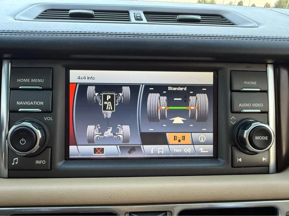 2012 Land Rover Range Rover L322 - Image 16 of 20