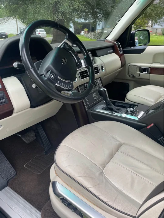 2012 Land Rover Range Rover L322 - Image 11 of 15