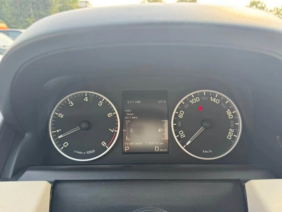 2012 Land Rover Range Rover L322 - Image 10 of 19
