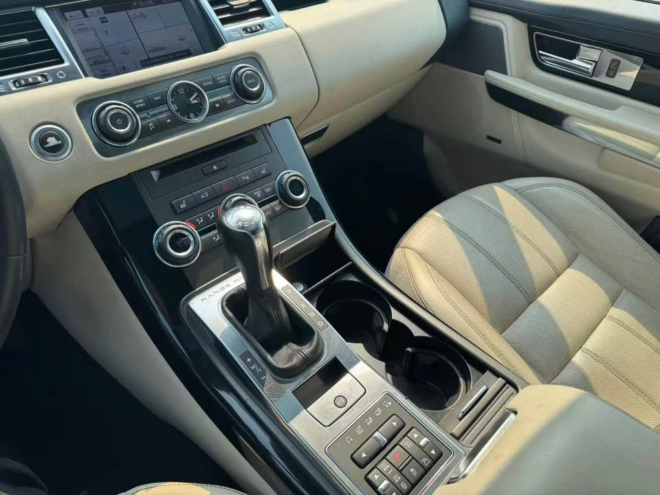 2012 Land Rover Range Rover L322 - Image 17 of 19