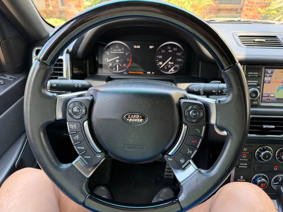 2012 Land Rover Range Rover L322 - Image 11 of 20