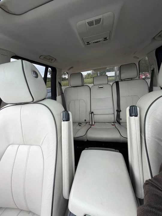 2012 Land Rover Range Rover L322 - Image 11 of 13