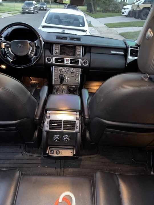 2012 Land Rover Range Rover L322 - Image 12 of 14