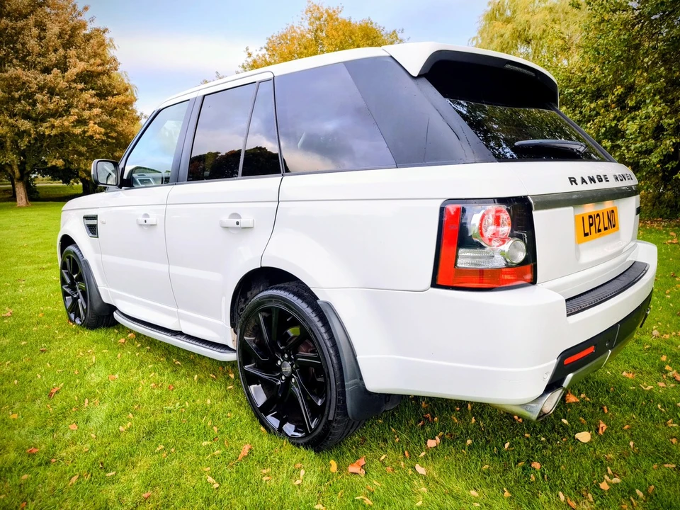 2012 Land Rover Range Rover L322 - Image 12 of 30