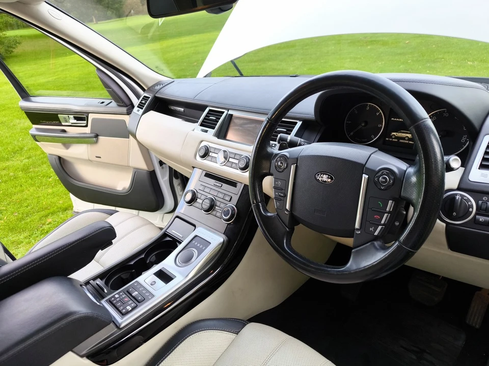 2012 Land Rover Range Rover L322 - Image 7 of 30