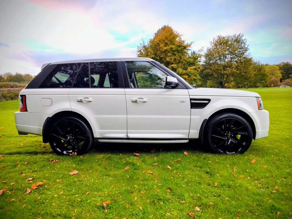 2012 Land Rover Range Rover L322 - Image 11 of 30