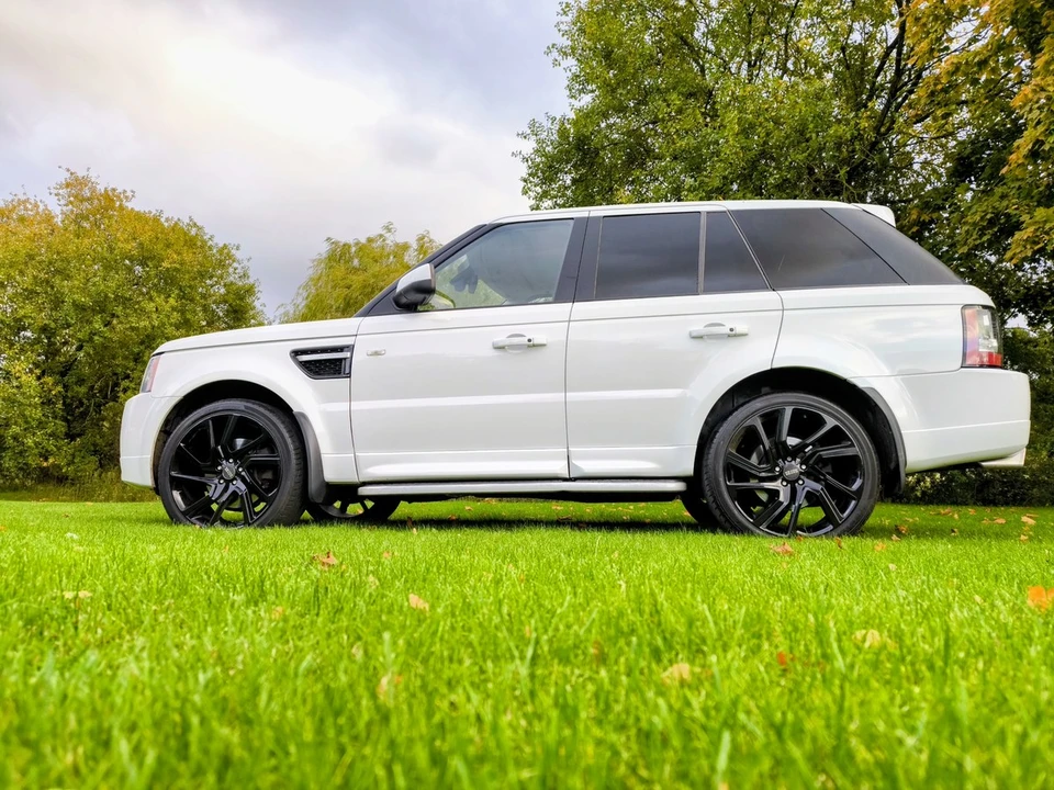 2012 Land Rover Range Rover L322 - Image 23 of 30