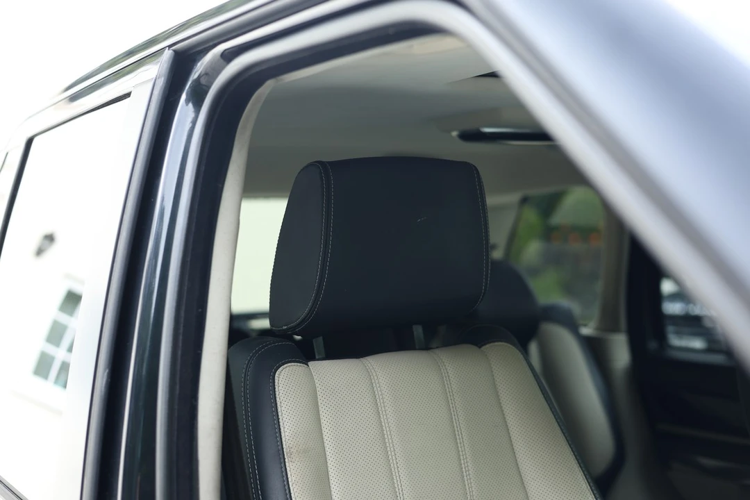 2012 Land Rover Range Rover L322 - Image 30 of 30
