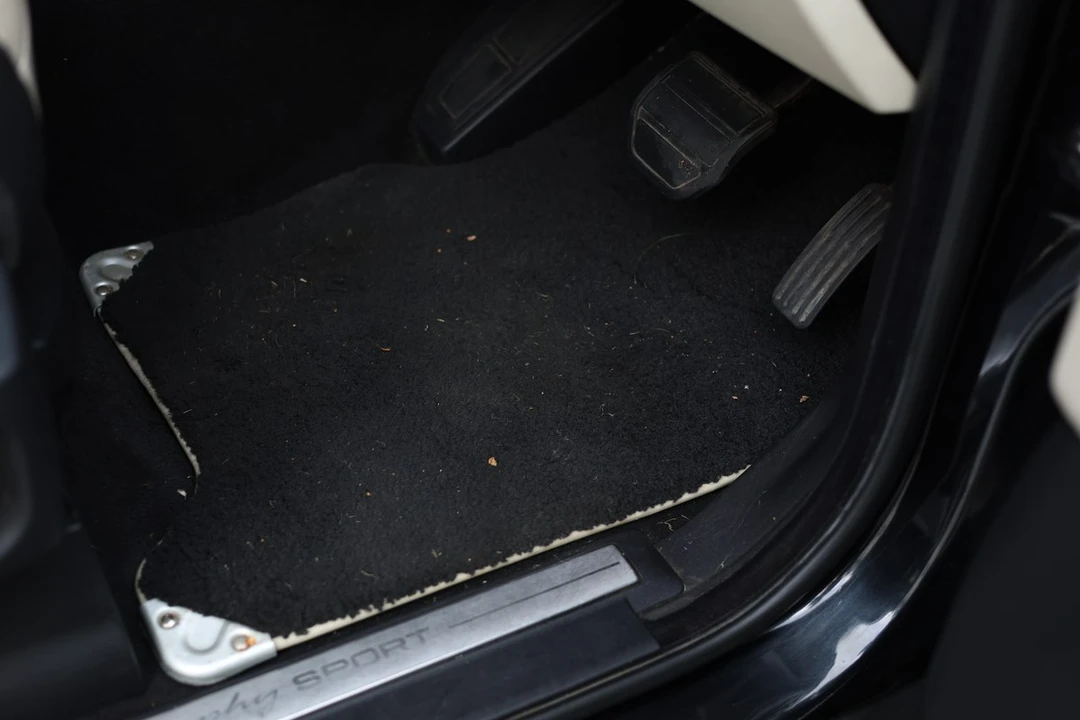 2012 Land Rover Range Rover L322 - Image 23 of 30