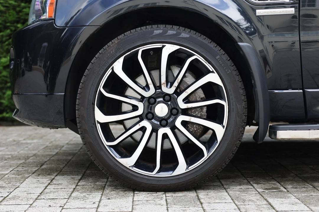 2012 Land Rover Range Rover L322 - Image 16 of 30
