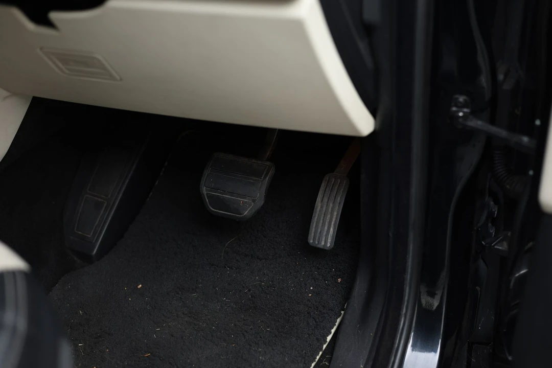 2012 Land Rover Range Rover L322 - Image 22 of 30
