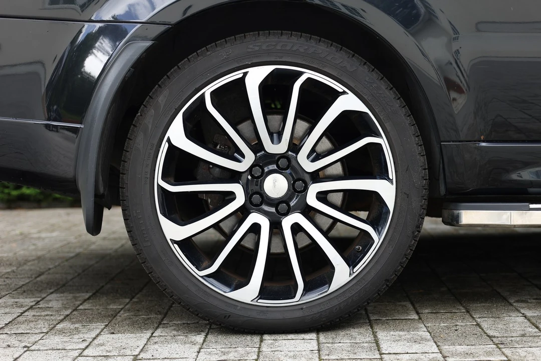 2012 Land Rover Range Rover L322 - Image 15 of 30