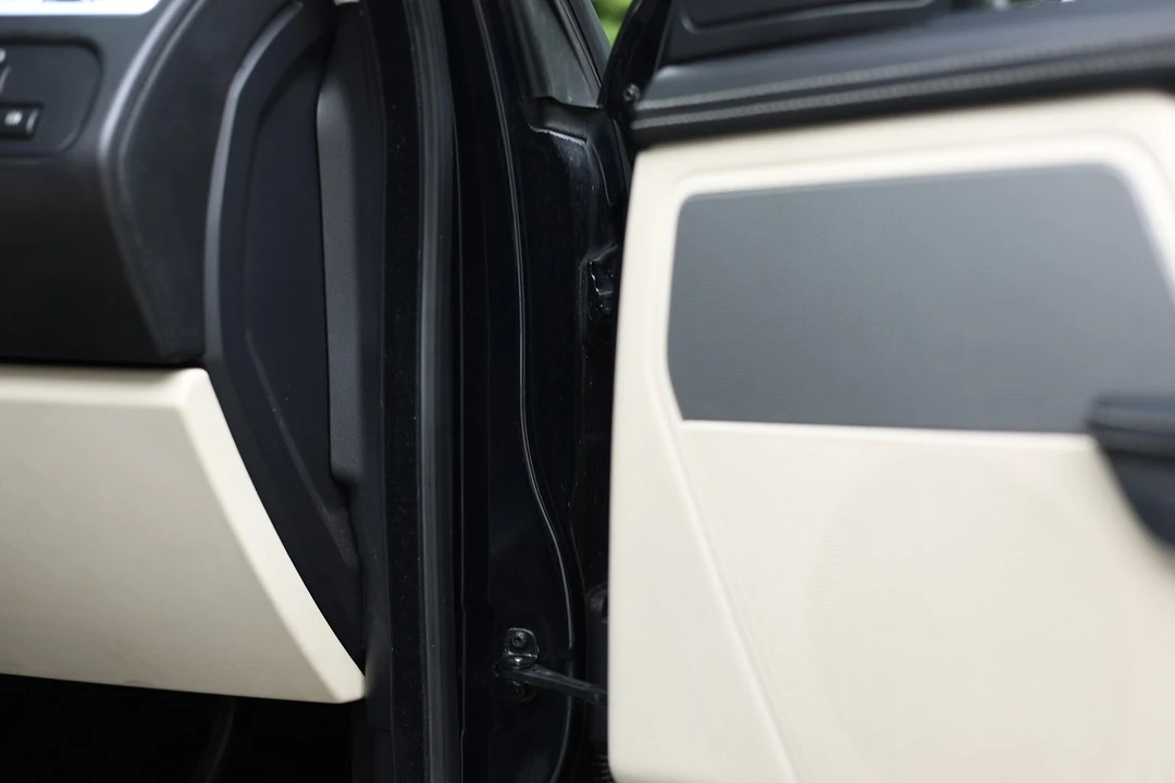 2012 Land Rover Range Rover L322 - Image 25 of 30