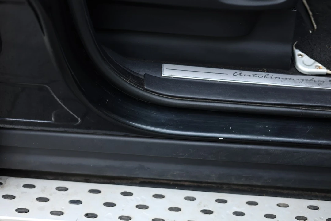 2012 Land Rover Range Rover L322 - Image 27 of 30