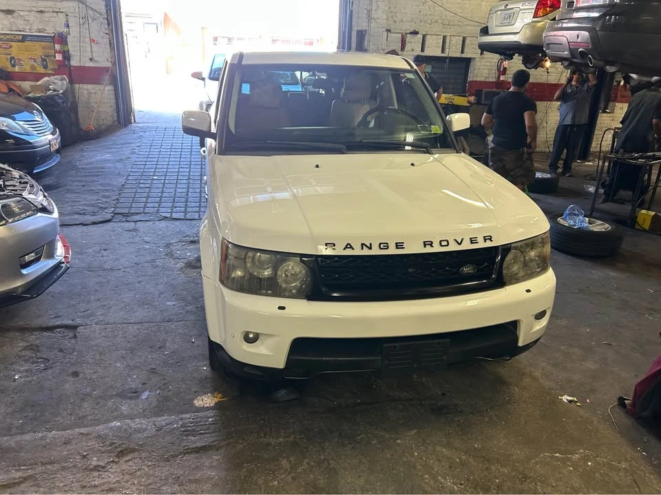 2012 Land Rover Range Rover L322 - Image 4 of 7