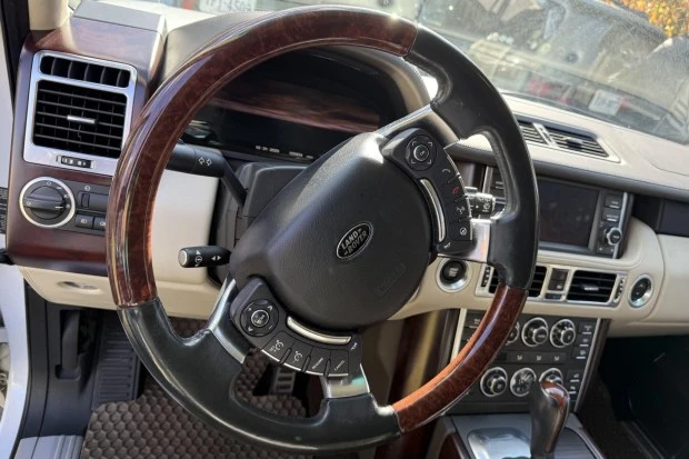 2012 Land Rover Range Rover L322 - Image 6 of 8