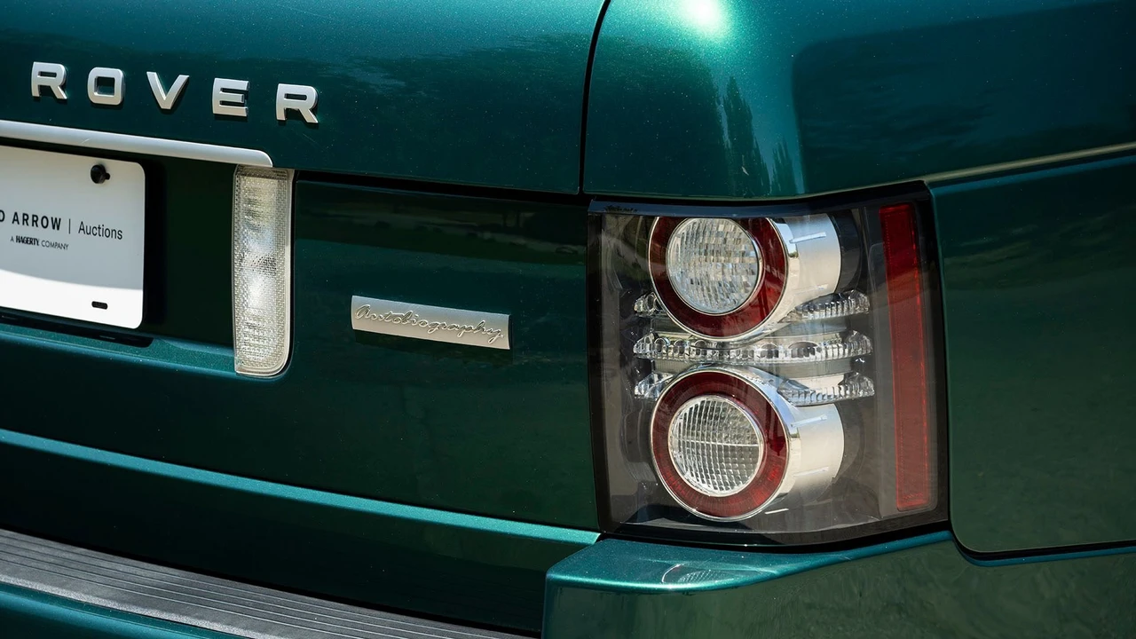 2012 Land Rover Range Rover L322 - Image 9 of 31