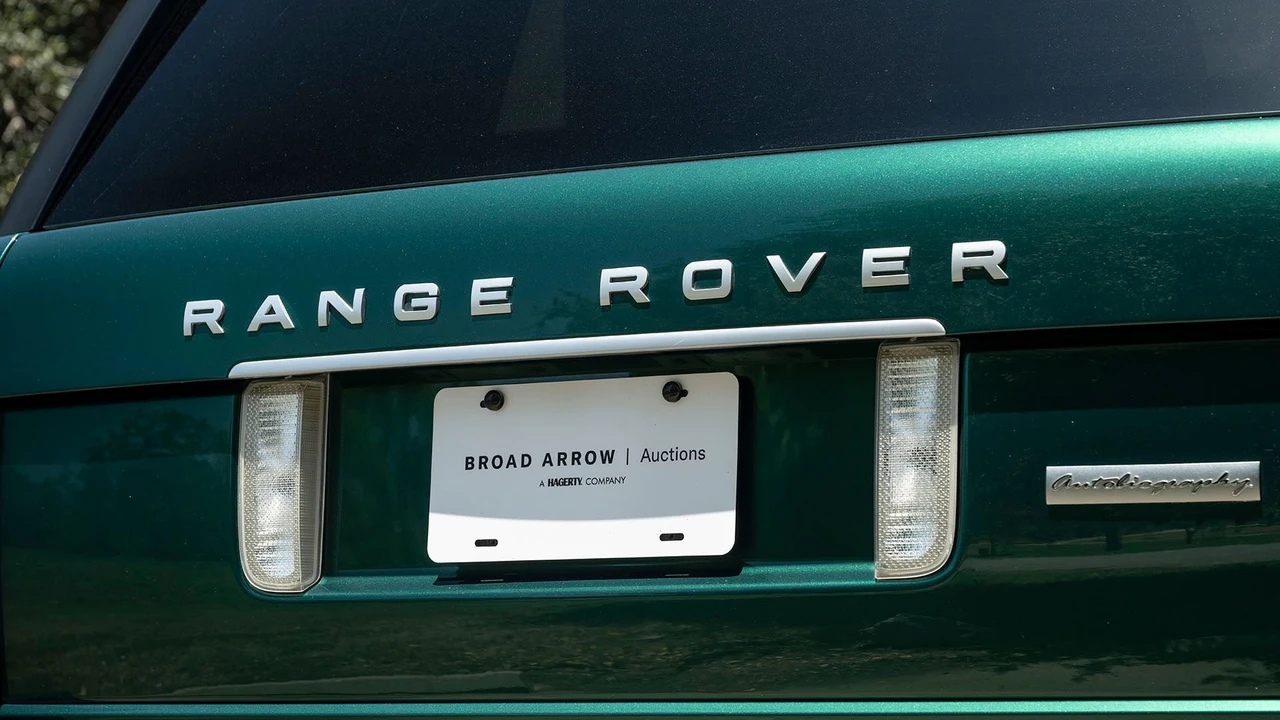 2012 Land Rover Range Rover L322 - Image 11 of 31