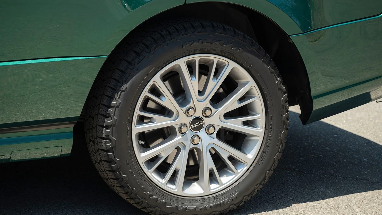 2012 Land Rover Range Rover L322 - Image 2 of 31