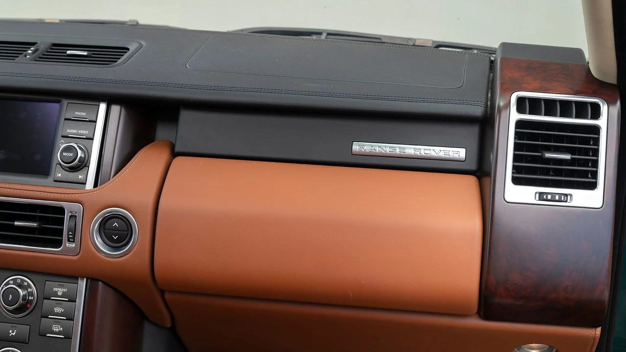 2012 Land Rover Range Rover L322 - Image 22 of 31
