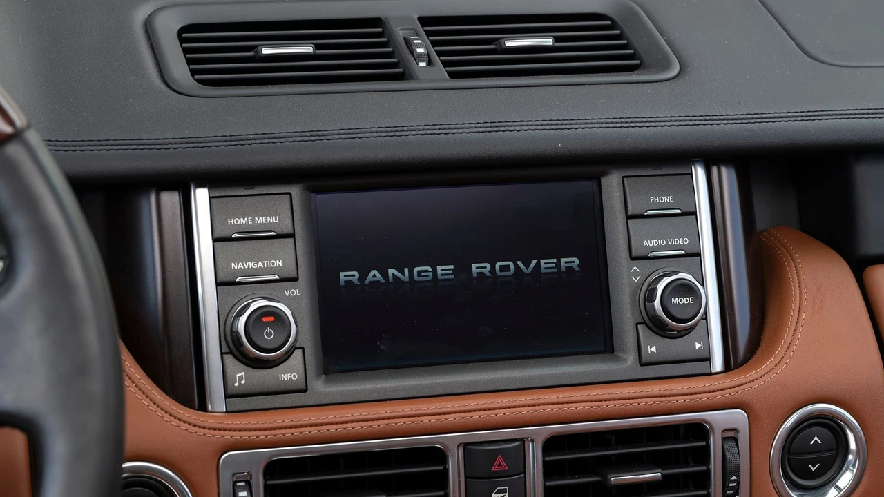 2012 Land Rover Range Rover L322 - Image 27 of 31