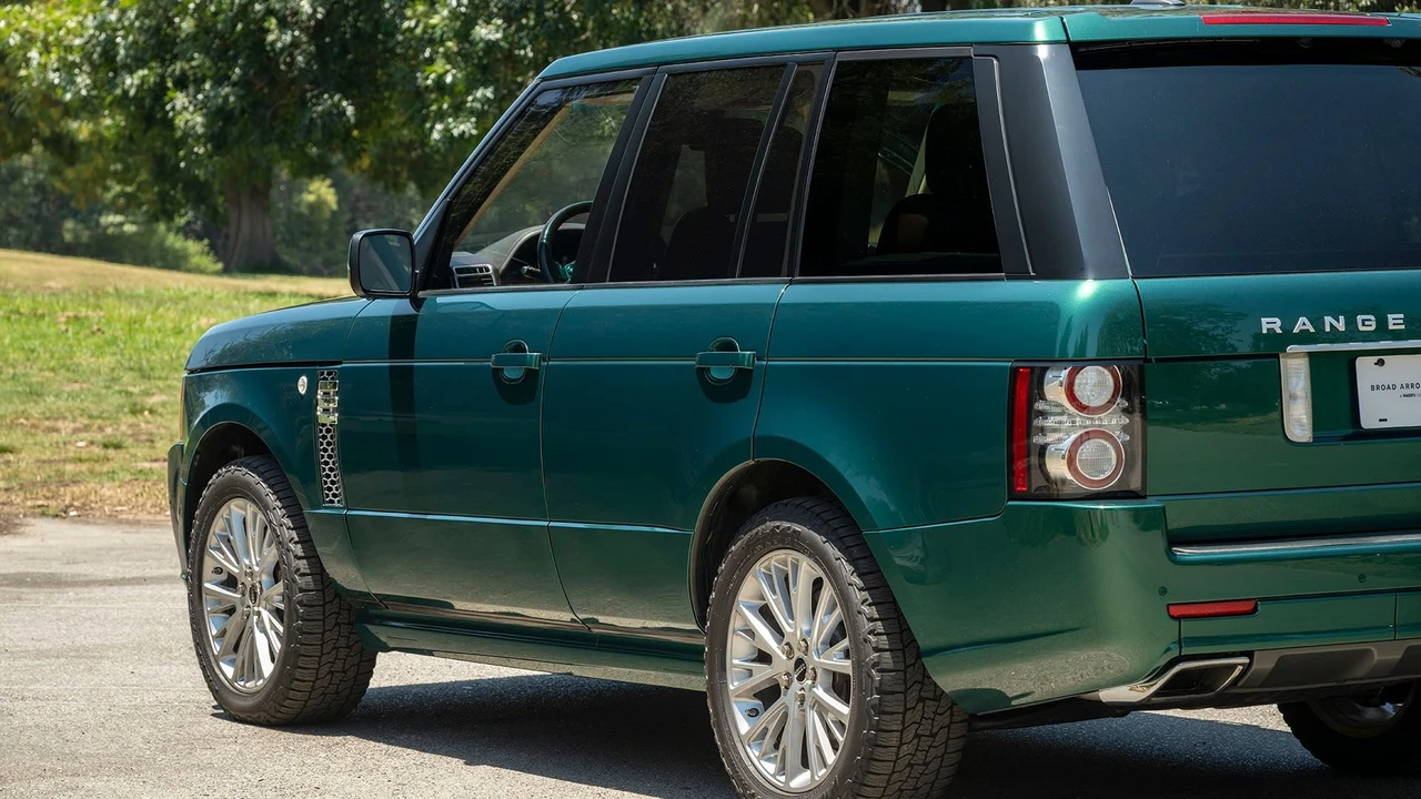 2012 Land Rover Range Rover L322 - Image 13 of 31