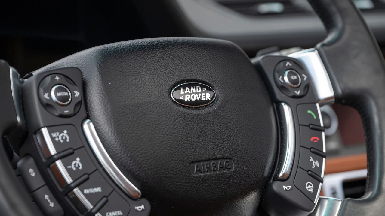 2012 Land Rover Range Rover L322 - Image 24 of 31