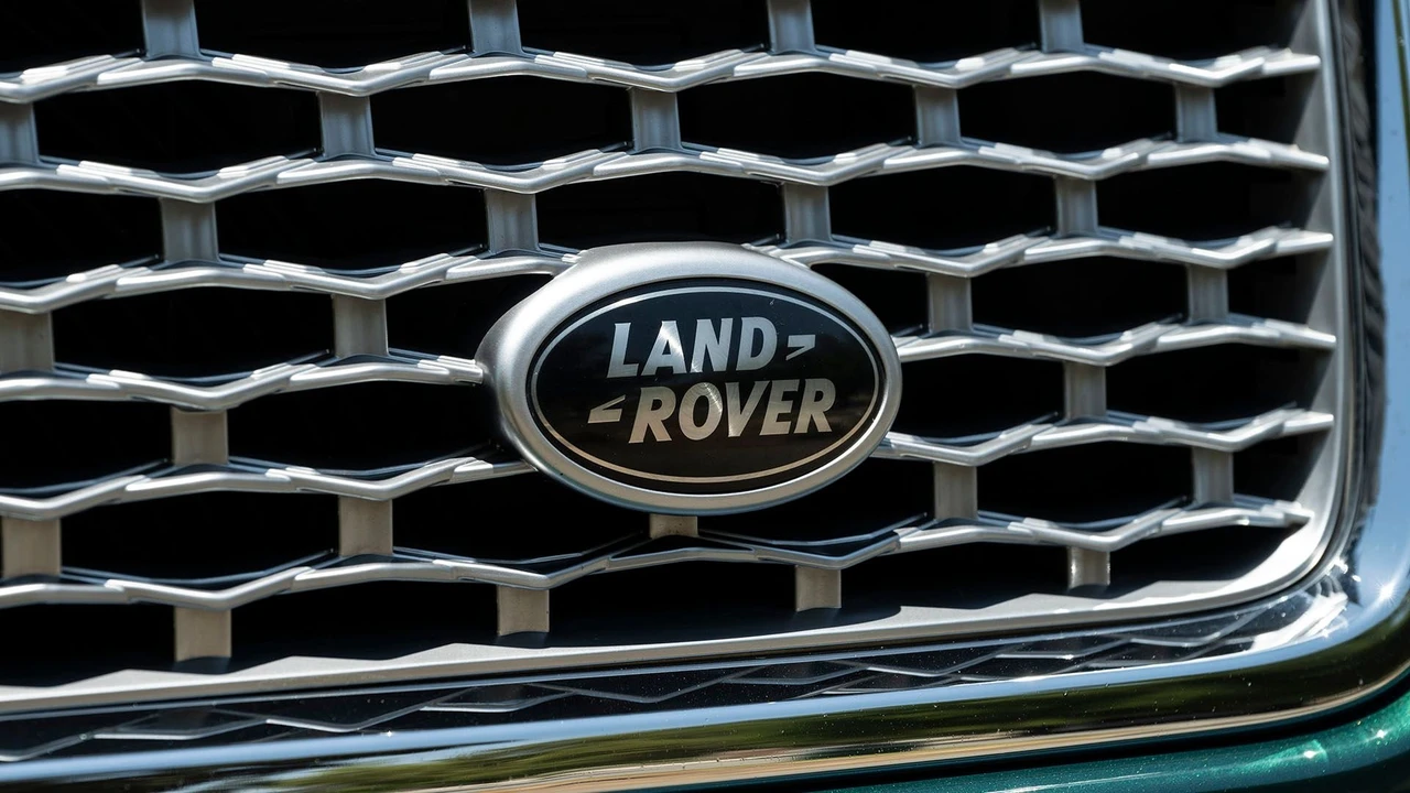 2012 Land Rover Range Rover L322 - Image 6 of 31