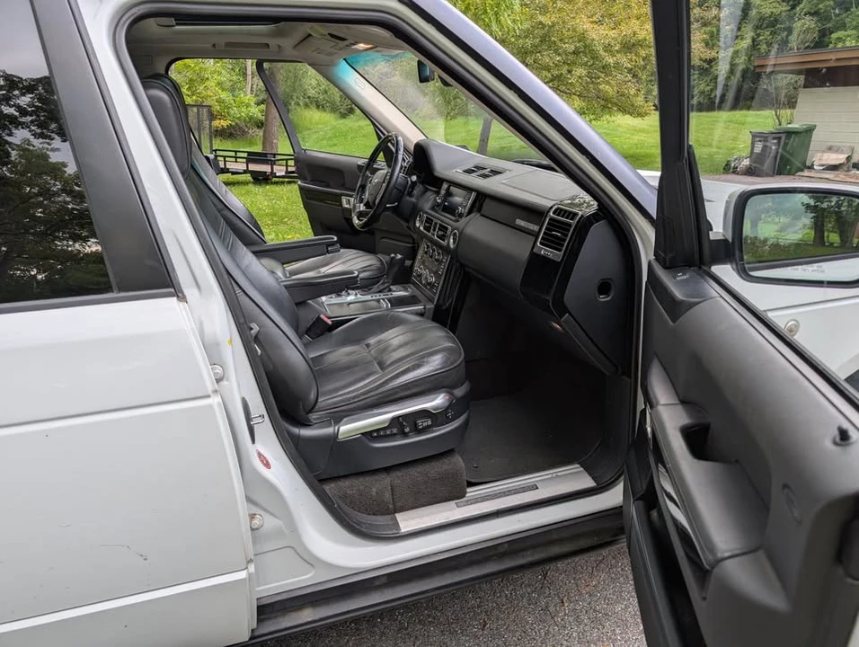 2012 Land Rover Range Rover L322 - Image 9 of 20