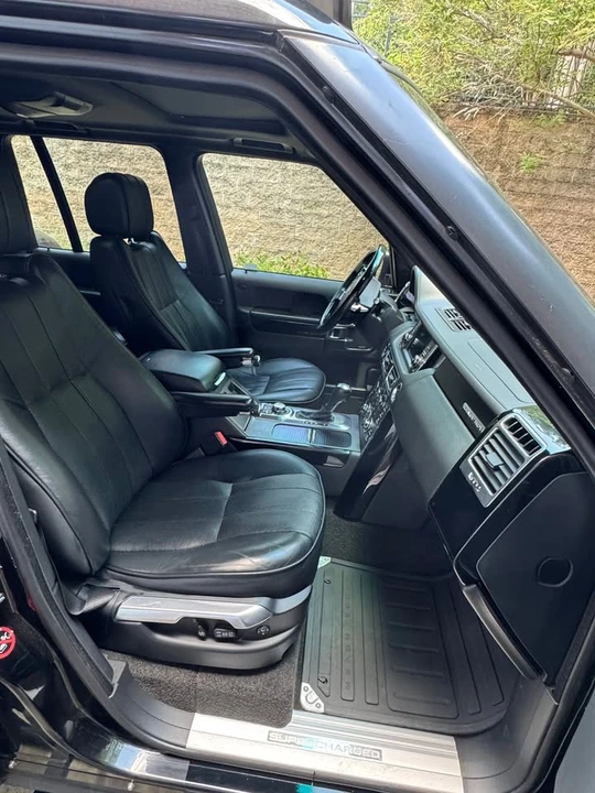 2012 Land Rover Range Rover L322 - Image 10 of 20