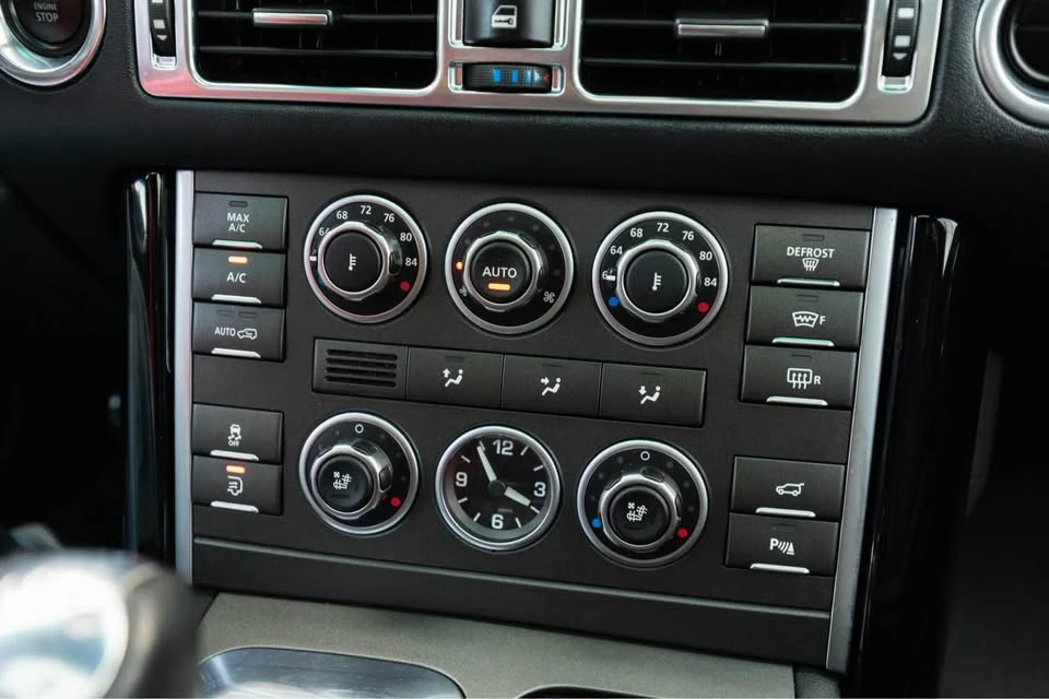 2012 Land Rover Range Rover L322 - Image 15 of 16