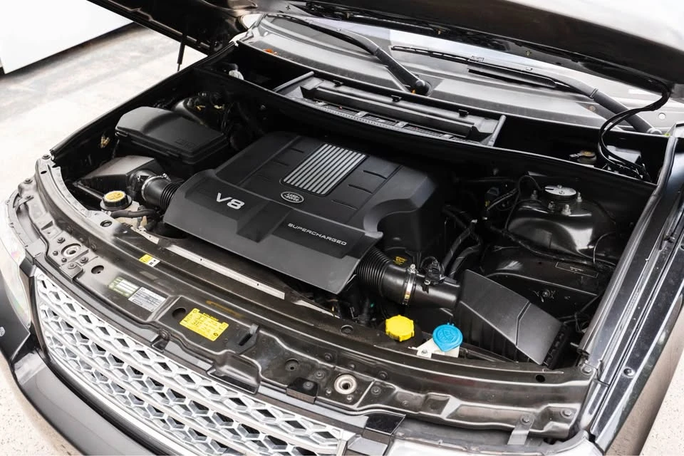 2012 Land Rover Range Rover L322 - Image 8 of 16