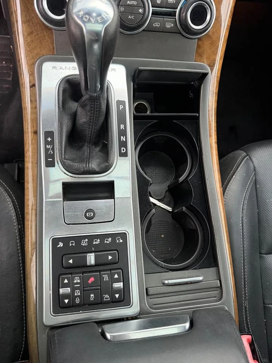 2012 Land Rover Range Rover L322 - Image 9 of 13