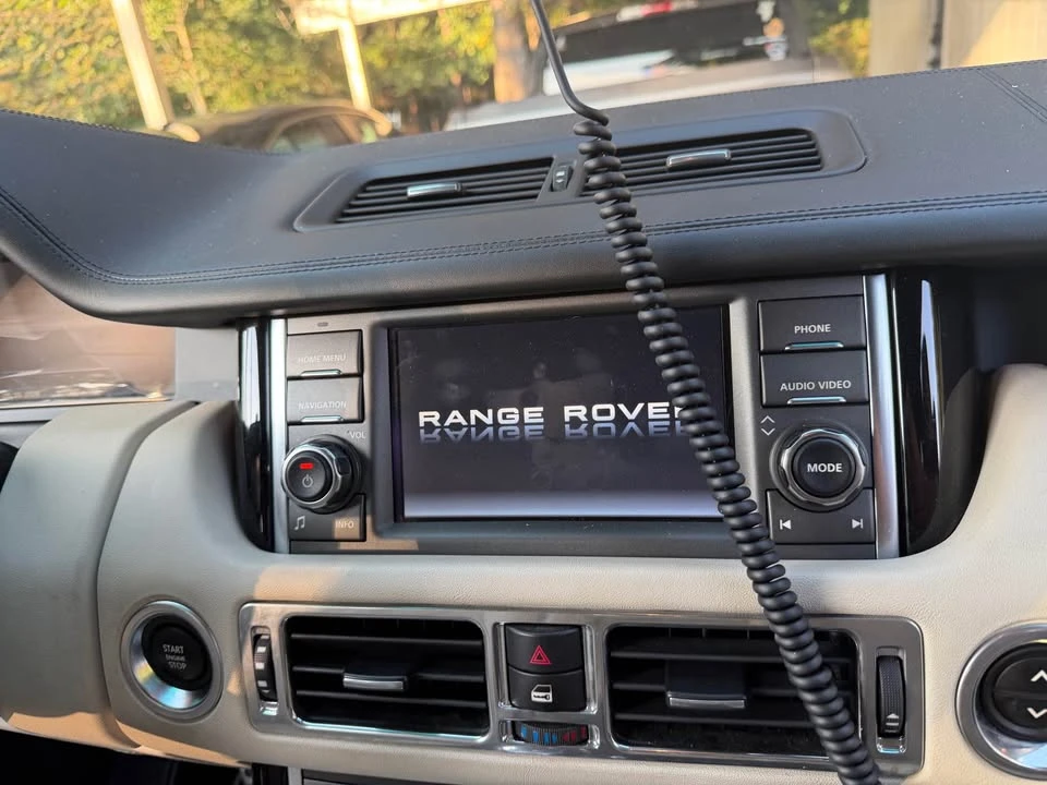 2012 Land Rover Range Rover L322 - Image 6 of 15
