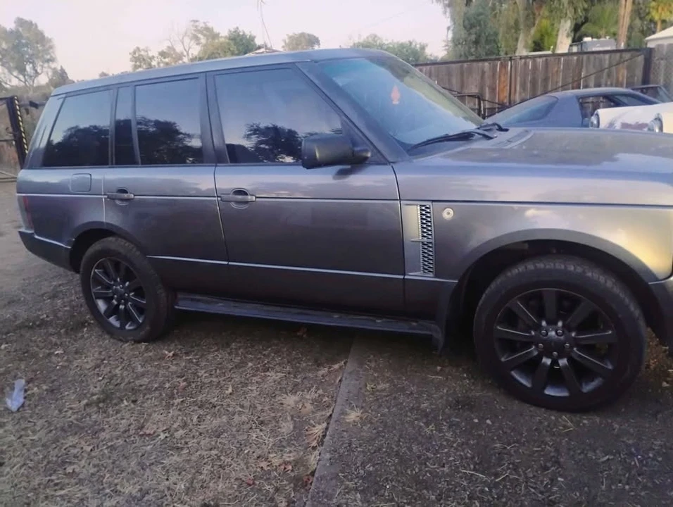 2012 Land Rover Range Rover L322 - Image 2 of 9