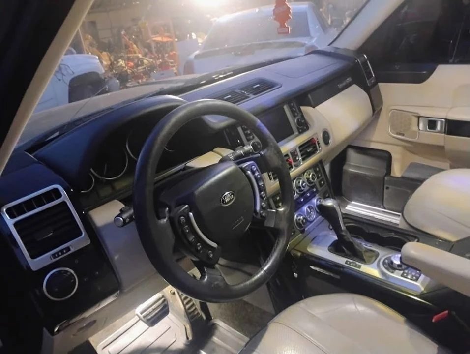 2012 Land Rover Range Rover L322 - Image 6 of 9