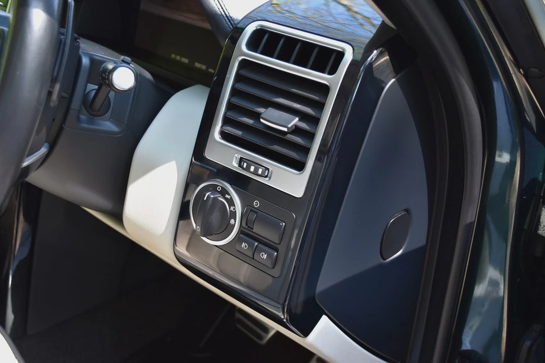 2012 Land Rover Range Rover L322 - Image 28 of 30