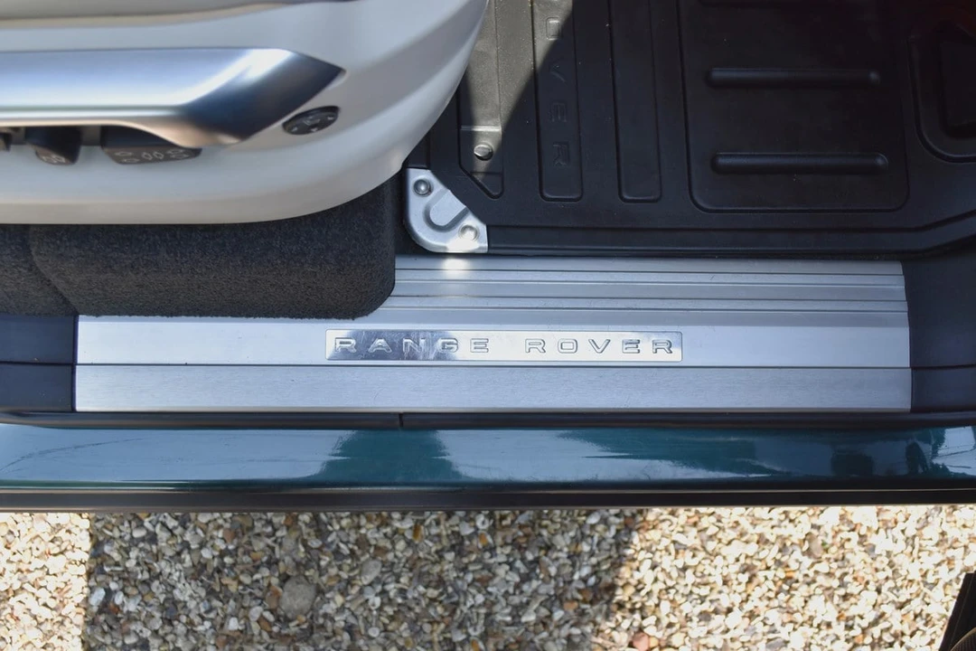 2012 Land Rover Range Rover L322 - Image 27 of 30