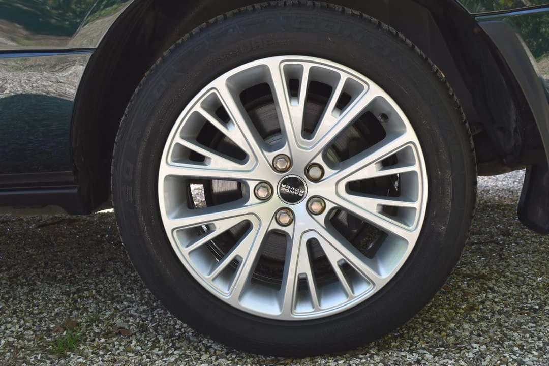 2012 Land Rover Range Rover L322 - Image 18 of 30
