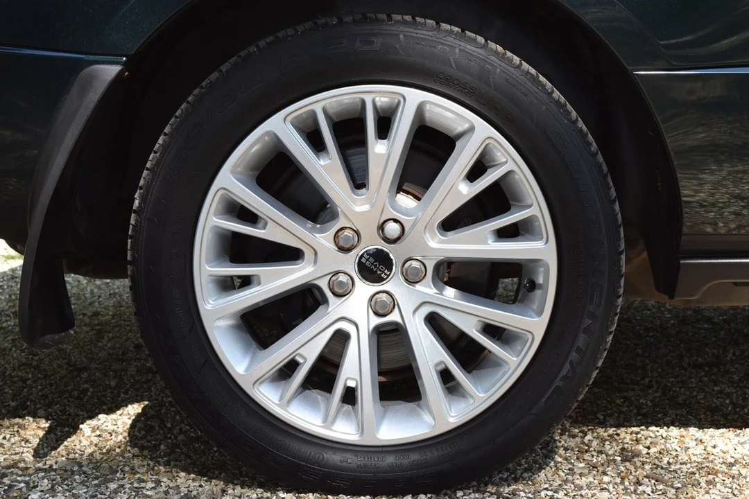 2012 Land Rover Range Rover L322 - Image 17 of 30